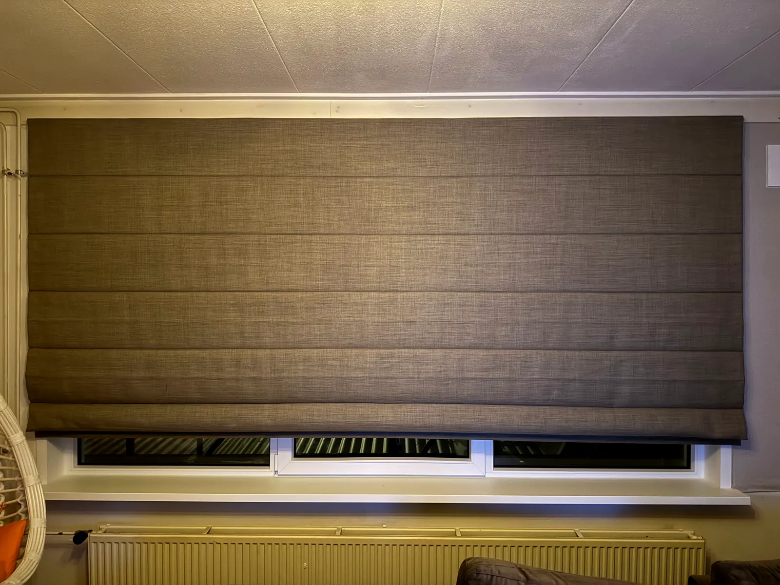 Keuken met houten lattenwand